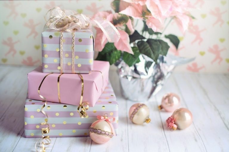 Why you should start saving money for Christmas